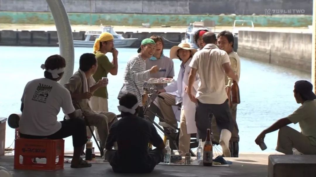 一位无处可去的医生，在孤岛上找到了他的价值