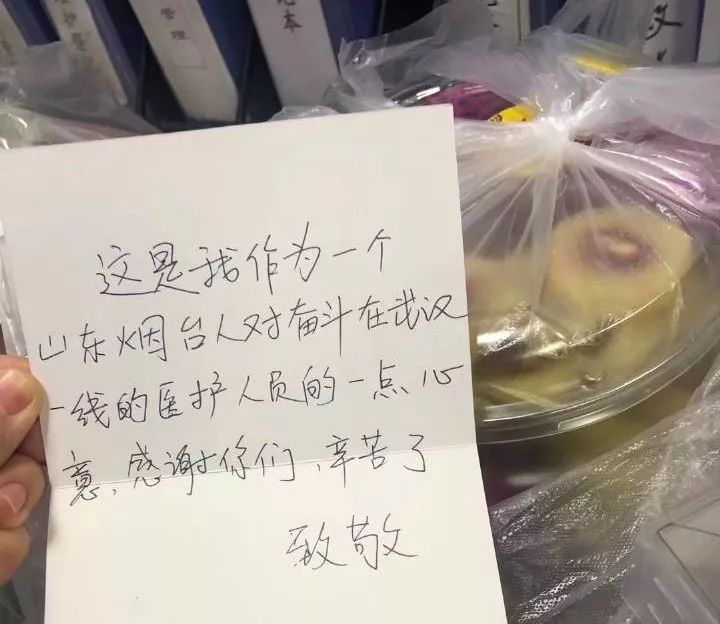 人们举家欢庆的时刻，他们送别战友，宣誓出征