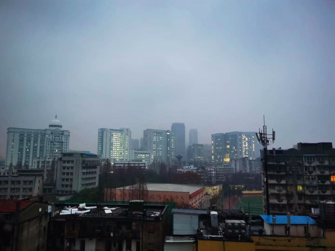 武汉封城后，100 套医用防护服的取经之路