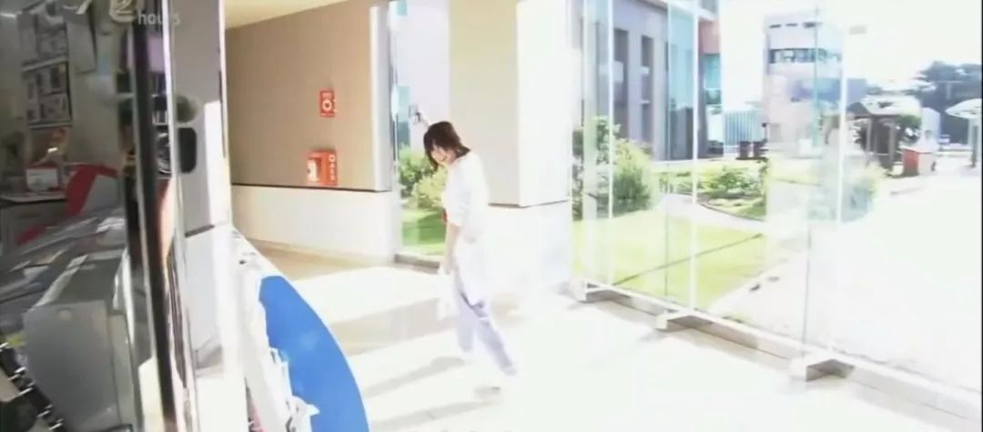 这家 24 小时不打烊的便利店，是医院里的治愈所