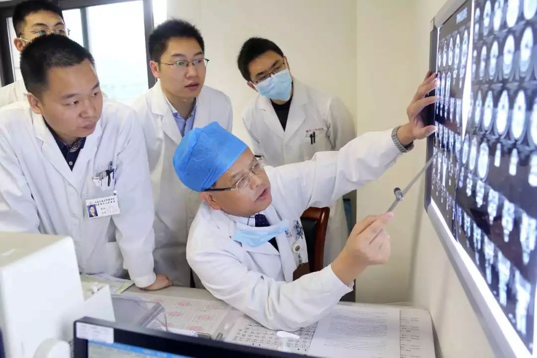 明明可以当党委书记，却偏要搞科研，牛脾气老张的逆袭人生