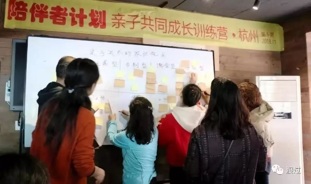 这个战场血流成河：20 个因抑郁症休学的少年家庭