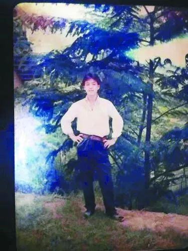 4 次马拉松式的手术，打开了他 28 年的折叠人生
