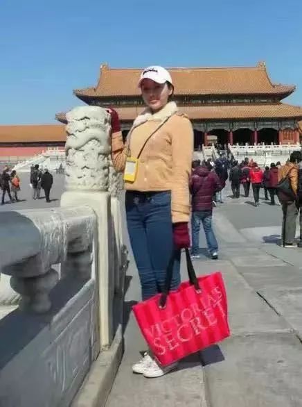 3 种让人变丑的姿势，很多人天天都在做，赶紧改