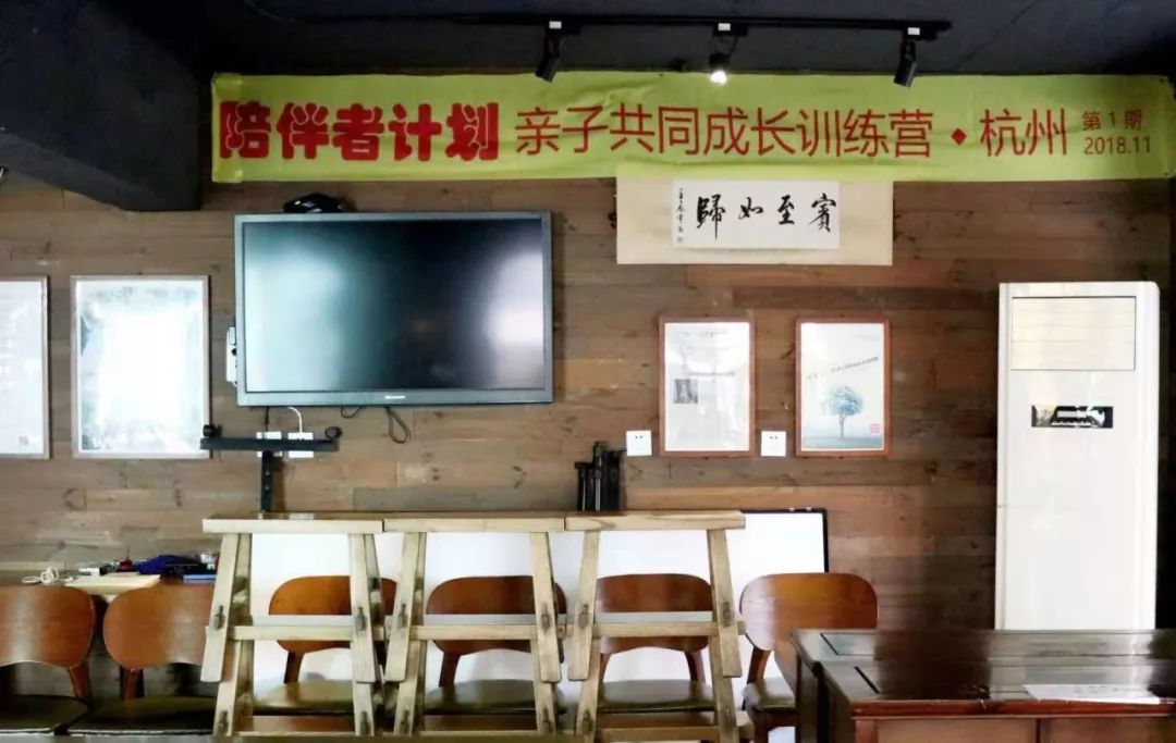 这个战场血流成河：20 个因抑郁症休学的少年家庭
