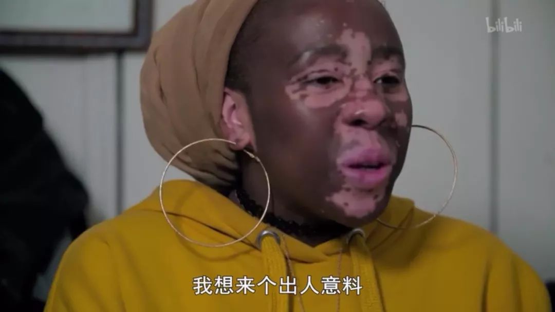 不化妆就无法出门的女孩