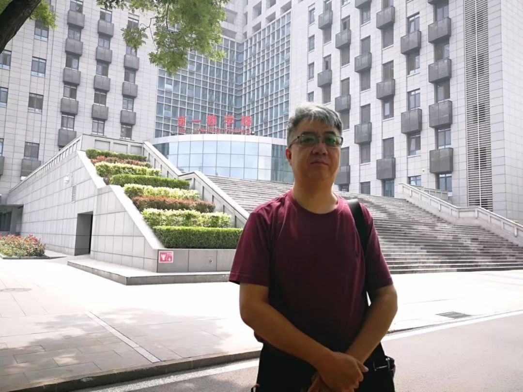 从患者刺刀下死里逃生的医生：凶手和我都是受害者