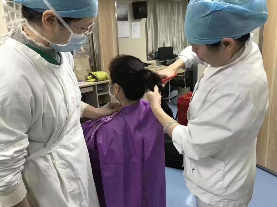 擦干深夜痛哭的泪水，他们在元宵前夕启程