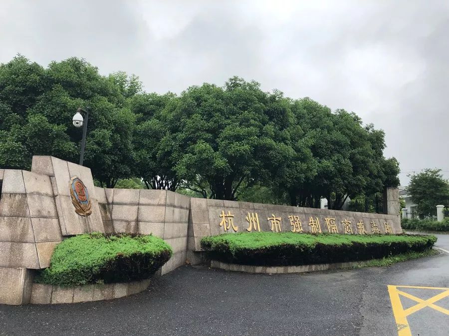 毒瘾缠身的日子里，我把针扎向心脏