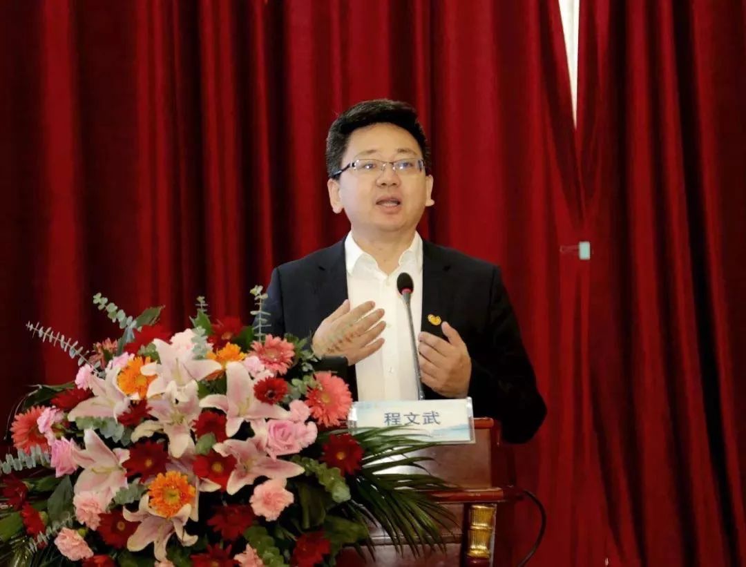 300 多名医护代表人员及行业专家齐聚湖北恩施,只为解决这个问题 300 多名医护代表人员及行业专家齐聚湖北恩施,只为解决这个问题