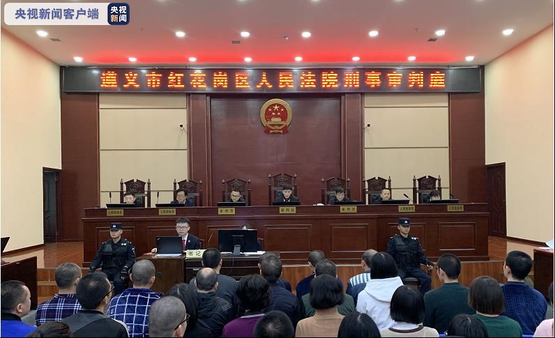 手术未缝合让患者回家取钱：医院涉多项非法行医​ | 丁香早读