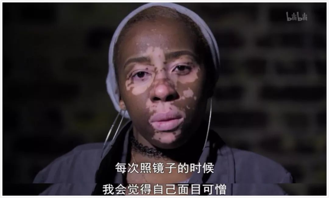 不化妆就无法出门的女孩
