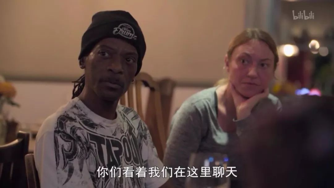 不化妆就无法出门的女孩