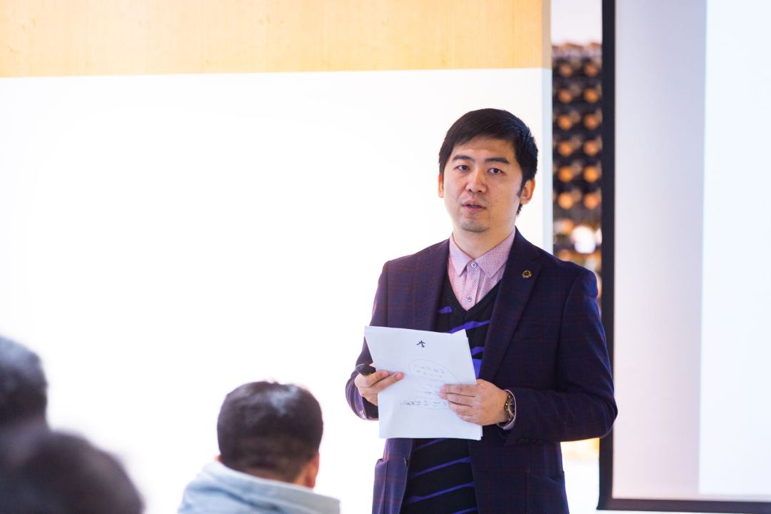 李清晨：用科学进步的历史，取代王侯将相的历史