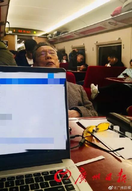 没有硝烟的战场，愿前线的医护人员平安归来！