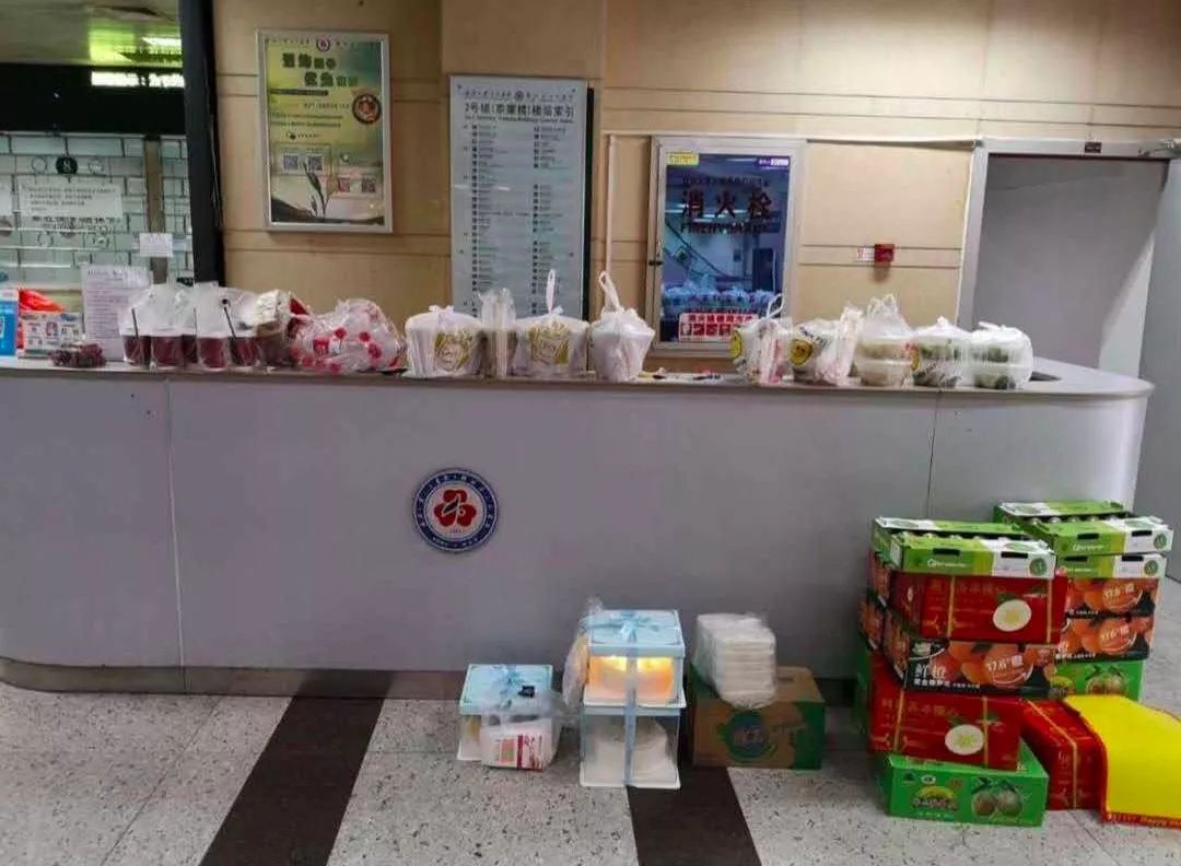 人们举家欢庆的时刻，他们送别战友，宣誓出征