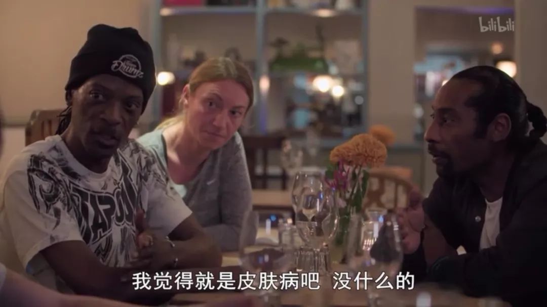 不化妆就无法出门的女孩