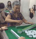 他们研究了 1 万名大爷大妈，发现爱打麻将的那些更快乐
