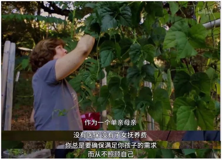 它所有的镜头，都关乎死亡的瞬间