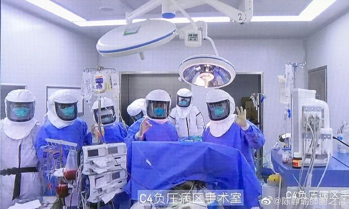 如何看待为新冠肺炎患者进行肺移植手术？
