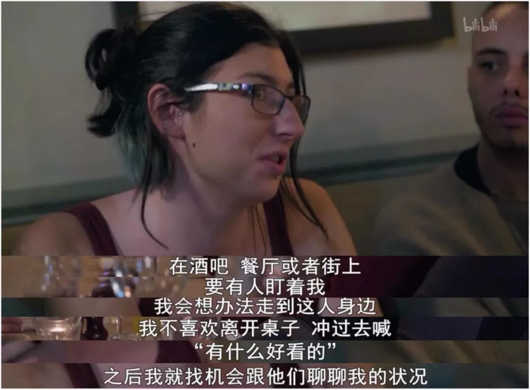 不化妆就无法出门的女孩
