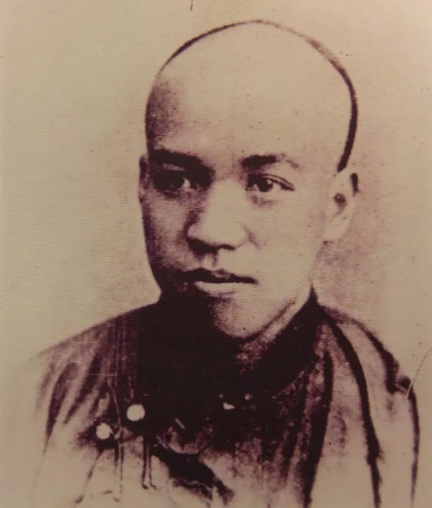 真的有人「割错了」梁启超的肾吗？